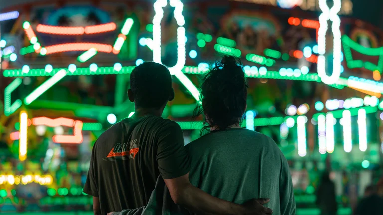 Iconic Amusement Park Dates in K-Dramas That Captivate Fans